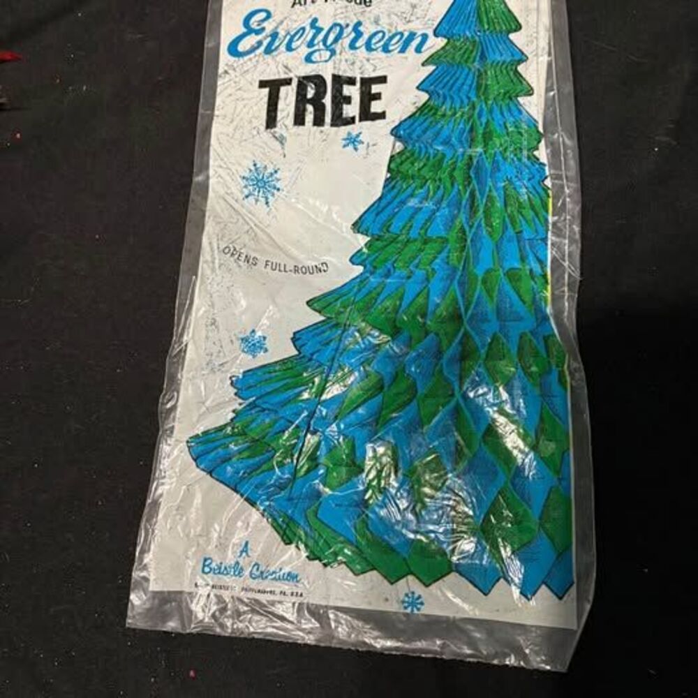 vintage Beistle brand 15" Art-Tissue honeycomb paper Christmas tree original